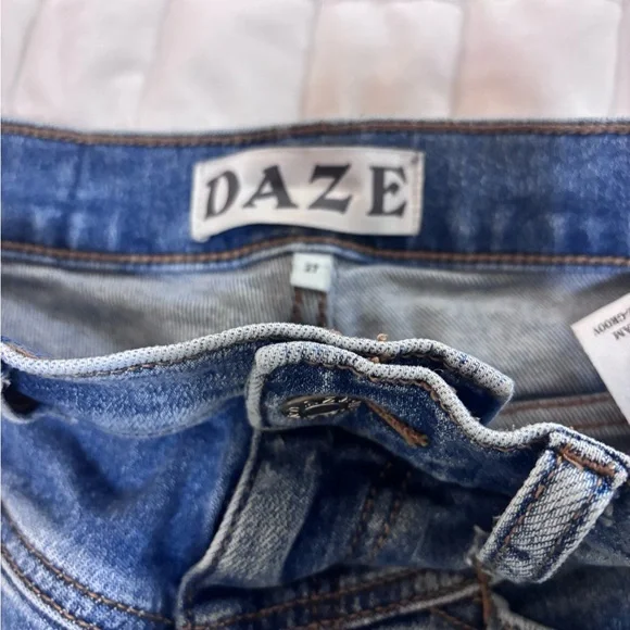 Daze Go Getter Flare Jeans - Picture 4 of 10